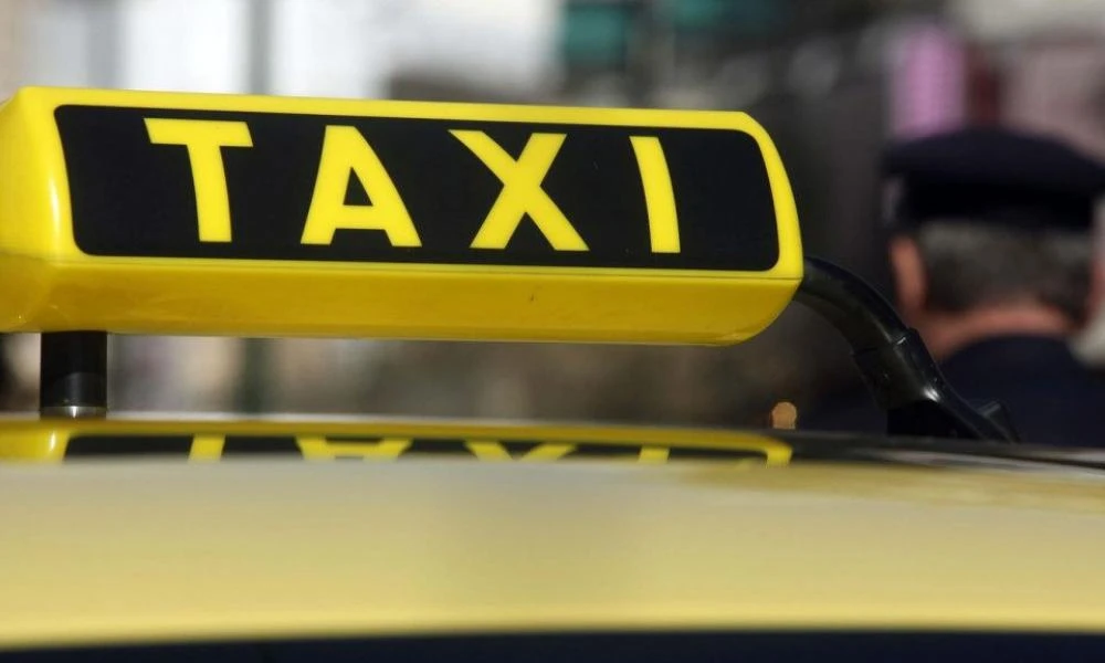 Παλαιό Φάληρο: Ταξιτζής έπεσε θύμα ληστείας- Κατέληξε σε καταδίωξη στο κέντρο της Αθήνας